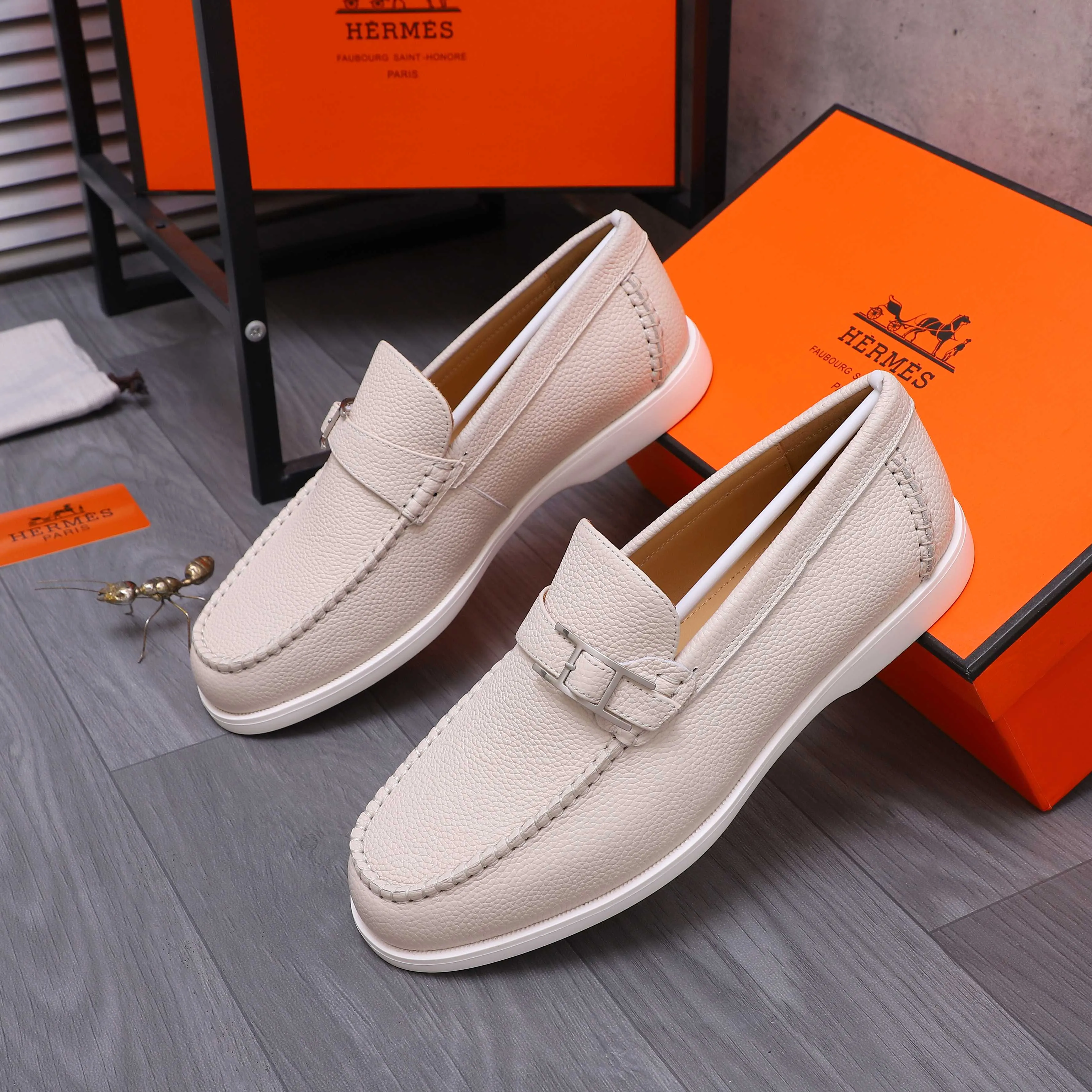 Men's shoes 💰p560 Product trademark: HERMES "Hermes" casual slip-on men's shoes. Regular size: 38-46 (45.46 is custom-made and non-returnable) Product materials: Selected pebbled cowhide upper, cowhide lining, original foam rubber ultra-light sole